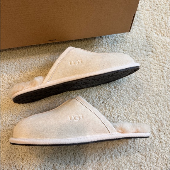 UGG Cream Pearle Slippers - Picture 8 of 10